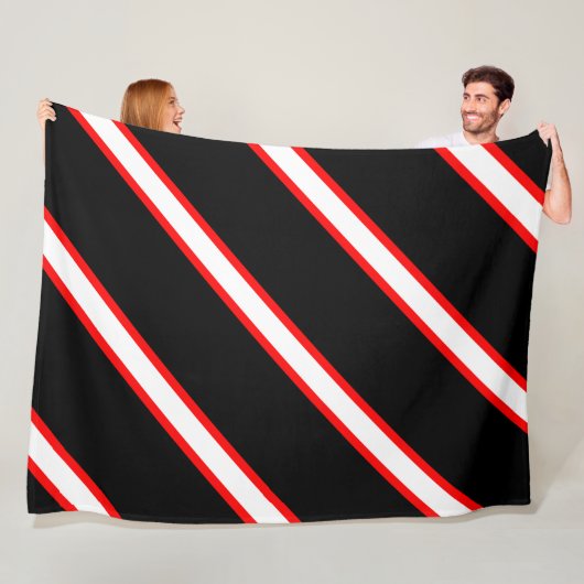 Red White Black Fleecedecke (Beispiel)