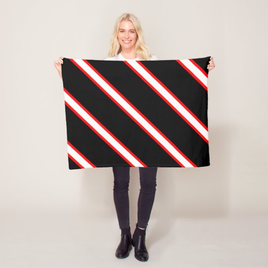 Red White Black Fleecedecke (Beispiel)