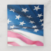 Red White Blue American Flag Patriotic Wedding Platzkarte (Innenseite Aufgefaltet)