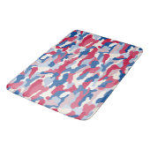 Red White & Blue Camouflage Badematte (Schrägansicht)