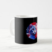 Red White & Blue Cat With American Flag Background Kaffeetasse (Vorderseite Links)