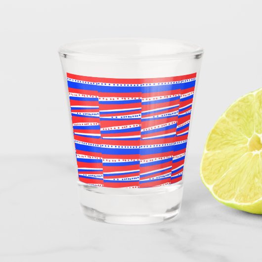 Red White Blue Circles Streifen Schnapsglas (Vorderseite)