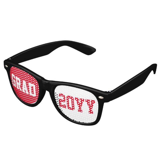Red & White Grad 2026 Textentwurf Sonnenbrille (Schrägansicht)