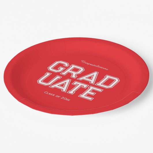 Red & White Graduation Party Customizable Pappteller (Schrägansicht)