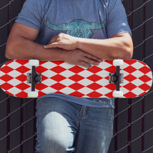 Red White Harlequin Diamonds Schachbretts Design Skateboard
