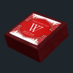 Red White Muschel Hochzeitstag Hochzeitsfeier Gesc Erinnerungskiste<br><div class="desc">Hochzeitsfeier : Einzigartige und stilvolle Fraktal-Rotspitzenränder auf Weiß - Exquisite und elegante Brauerei, Jubiläum oder Verlobung. Persönlich mit Namen, Jubiläumsdatum und Monogramm oder Zahlen - gemacht in eine wunderbare hölzerne Geschenkboxen, um Schmuck behalten, Schmuckkasten für Ihre speziellen Keepsakes. Schenken Sie sich ein wunderbares Geschenk - füllen Sie die Schachtel mit...</div>