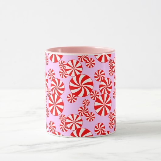Red White Peppermint auf Light Pink Candy Pattern Tasse (Zentrum)