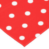 Red White Polka Dots Tischdecke (Schrägansicht)