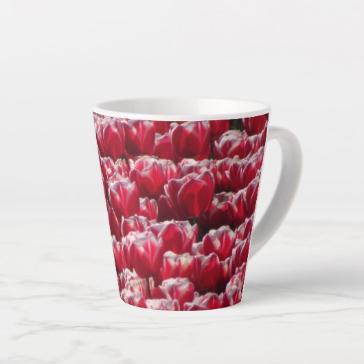 Red White Tulips Muster Latte Tasse (Rechte Ecke)