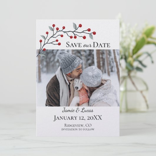 Red Winter Berries Custom Foto Save The Date (Stehend Vorderseite)