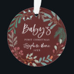 Red Winter Botanical Baby's First Christmas Ornament<br><div class="desc">Niedliche Weihnachtsschmuck für ein Neugeborenes mit handgezeichneter Illustration der Winterbotanikale. Im Text steht: "Das erste Weihnachtsfest des Babys.</div>