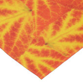 Red & Yellow Aspen Leaf #10 Tischdecke (Schrägansicht)