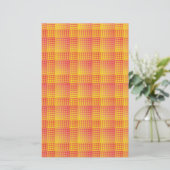 Red Yellow Checker Abstract Pattern Briefpapier (Stehend Vorderseite)