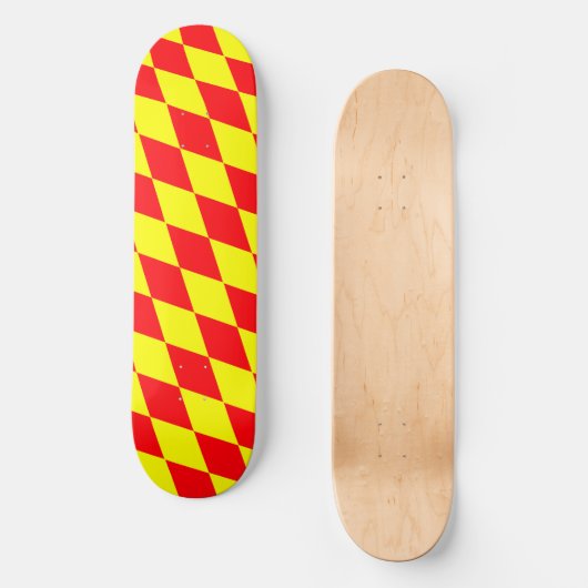 Red Yellow Harlequin Checkered Design  Skateboard (Vorderseite)