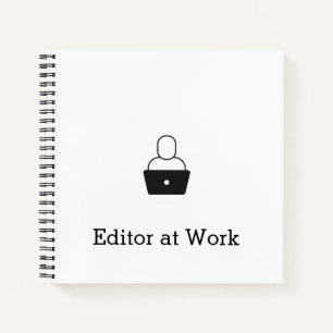 Redakteur im Arbeitsbuch Notizblock