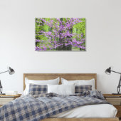Redbud Bäume in voller Frühjahrsblüte in der Nähe Leinwanddruck (Insitu (Schlafzimmer))