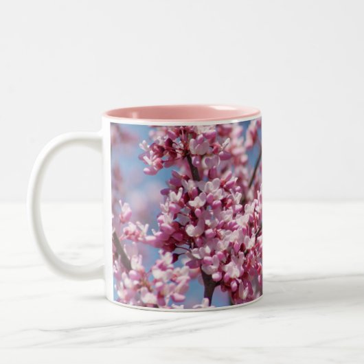 Redbud Tree Pink Floral Bee Zweifarbige Tasse (Links)