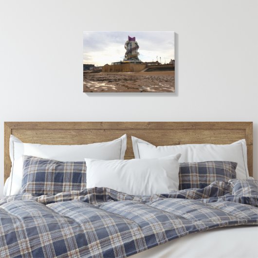Redcar Strand und Beacon Leinwanddruck (Insitu (Schlafzimmer))