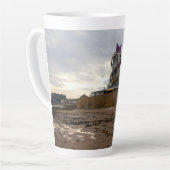 Redcar Strand und Beacon Milchtasse (Linke Ecke)