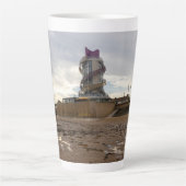 Redcar Strand und Beacon Milchtasse (Vorderseite)