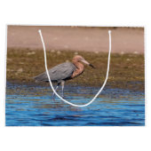 Reddish Egret am North Beach Große Geschenktüte (Rückseite)