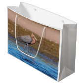 Reddish Egret am North Beach Große Geschenktüte (Vorderseite Schrägansicht)