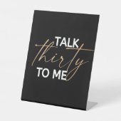 Rede 30 mit Me Décor Sockelschild (Vorderseite)