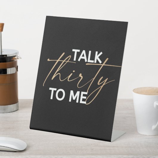 Rede 30 mit Me Décor Sockelschild (In SItu)