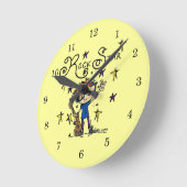 Redhead Boy Rock Star Runde Wanduhr (Winkel)