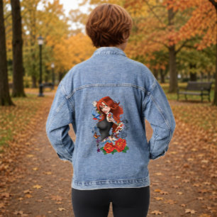Redhead Frau Tattoos Jeansjacke