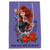 Redhead Frau Tattoos Mittlere Geschenktüte (Rückseite)