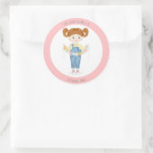 Redhead Girl in Overalls Dieses Buch gehört Runder Aufkleber (Tasche)