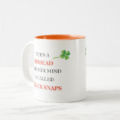 Redhead Loses Mind Ginger Snaps Kleeblatt Funny Zweifarbige Tasse (Vorderseite Links)