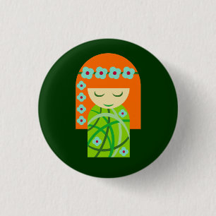 Redhead Nature Girl mit einer Blume Button