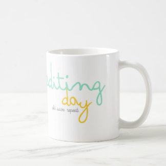 Redigieren der Tageskaffee-Tasse Kaffeetasse