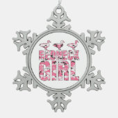 Redneck-Mädchen duckt rosa Schneeflocken Zinn-Ornament (Vorderseite)