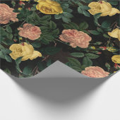 Redouté-Rose Muster auf schwarz Geschenkpapier (Ecke)