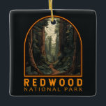Redwood National Park Illustration Trail Vintag Keramikornament<br><div class="desc">Redwood Vektorgrafik Design. Der Park schützt riesige Prärien,  Eichenwälder,  wilde Flüsse und 75 km schroffe Küstenlinie.</div>