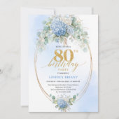 Refined Chic Dusty Blue Floral Gold 80th Birthday Einladung (Vorderseite)