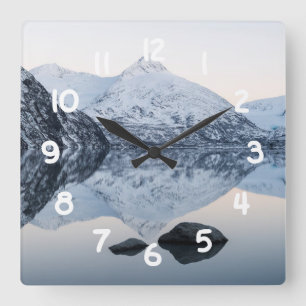Reflective Portage Lake Quadratische Wanduhr