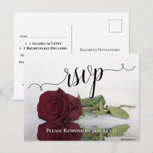Reflektieren der Burgund-Rose Elegante Hochzeitsfe Postkarte
