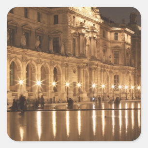 Reflektierender Teich im Louvre, Paris, Frankreich Quadratischer Aufkleber