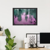 Reflektion bei Lila Poster (Heimbüro)