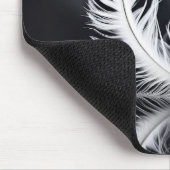 Reflektion der weißen Feder Mousepad (Ecke)