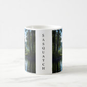 Reflektion des Muskelbigfußes im Wasser Kaffeetasse (Mittel)