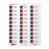 Reflektion in New York City, belebte Stadtstraßen (Vorne)