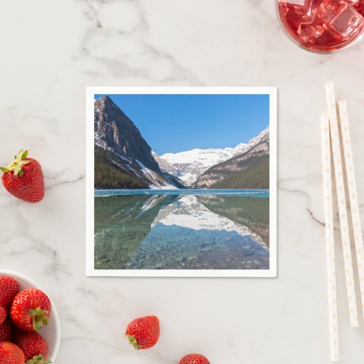 Reflektion über Lake Louise - Banff NP, Kanada Serviette (Beispiel)