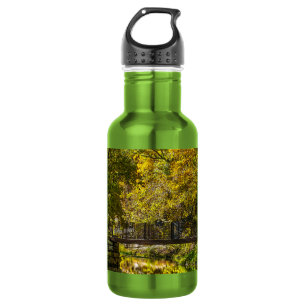 Reflektionen Beginnen schmerzhafter Wasserflasche