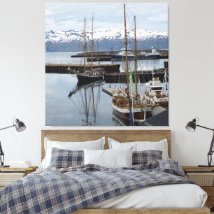 Reflektionen eines hohen Schiffes im Hafen von Nor Leinwanddruck