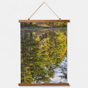 Reflektionen im Rotadlersee Weiße Berge Wandteppich Mit Holzrahmen